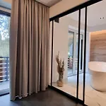 Erz Medical & Hotel