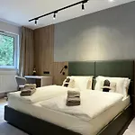 Erz Medical & Hotel