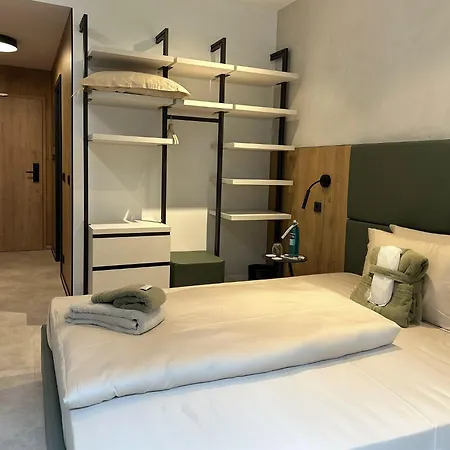 Erz Medical & Отель