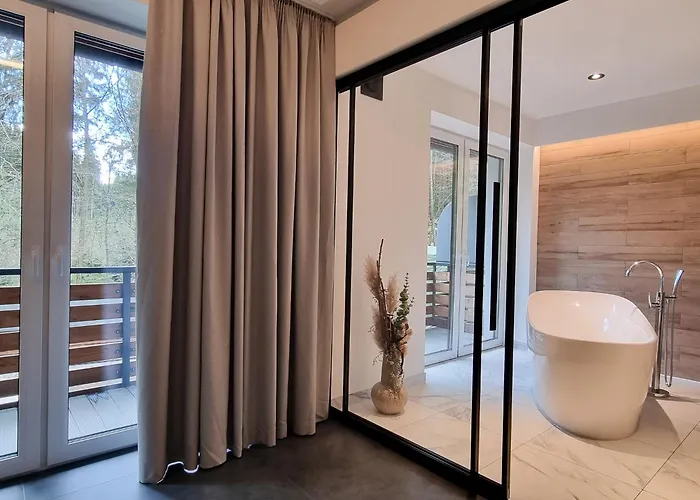 Erz Medical & فندق