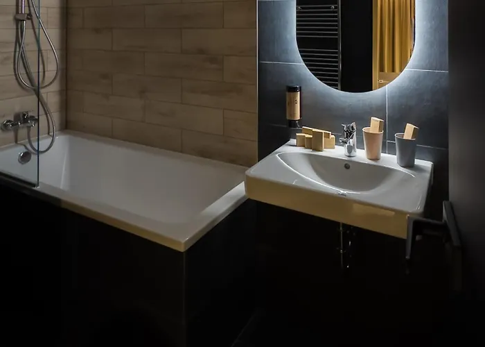 Erz Medical & فندق Rottendorf